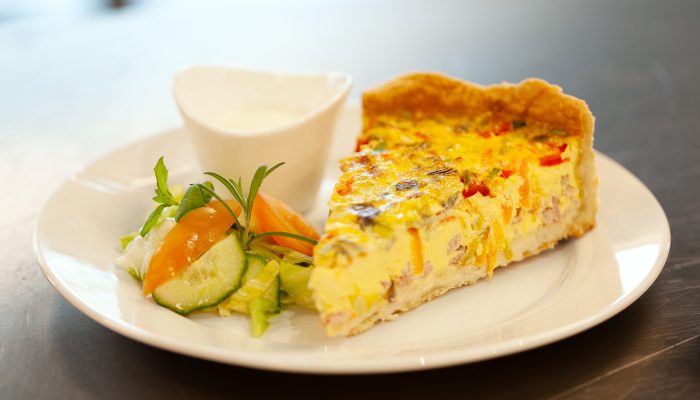 Mat utstilt på en tallerken.